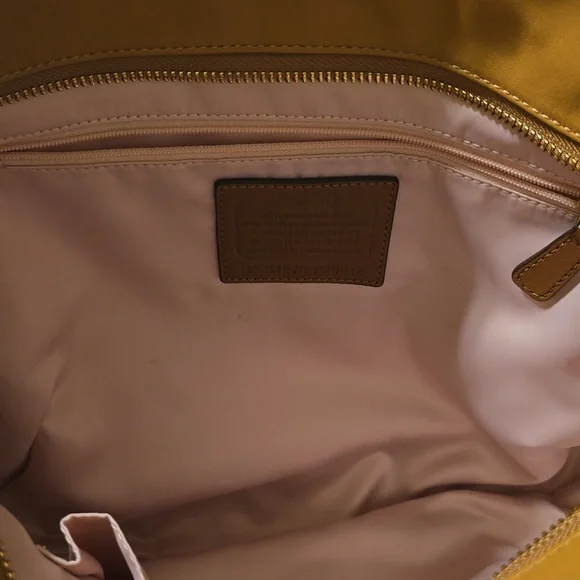 Coach Saddle & Tan Leather Bag with Gold Accents - Picture 6 of 9